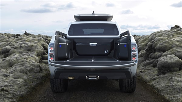 Renault ALASKAN Concept - Vue arrière, benne ouverte