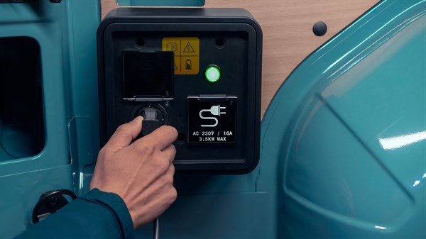 Prises V2L 220V en cabine et en zone cargo - fourgon - Renault