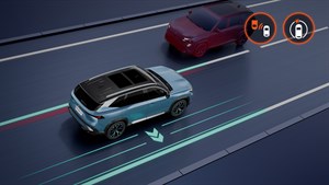 détection avant avec correction trajectoire d’urgence - Renault Boreal full hybrid E-Tech
