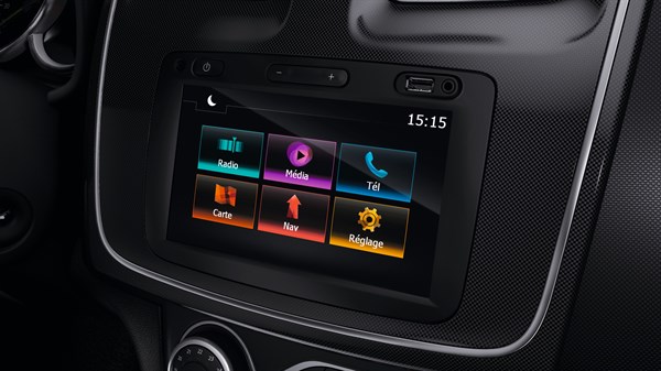 Renault Logan - Dashboard, zoom in on the Nedia Nav Evolution multimedia system